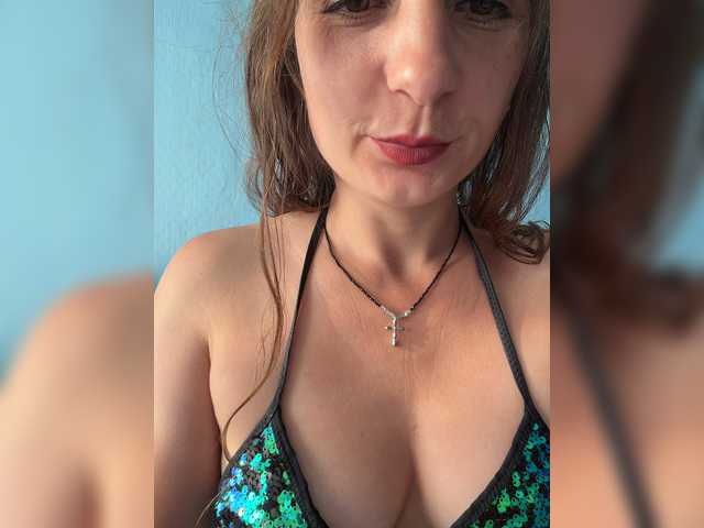 creamraspberrya live sex show
