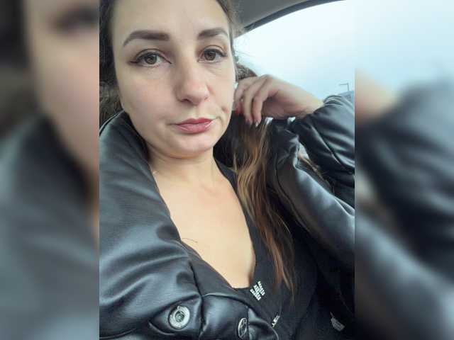 CreamRaspberrya, en vivo ahora en BongaCams