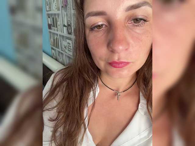 CreamRaspberrya live webcam show