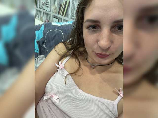 CreamRaspberrya live cam on BongaCams