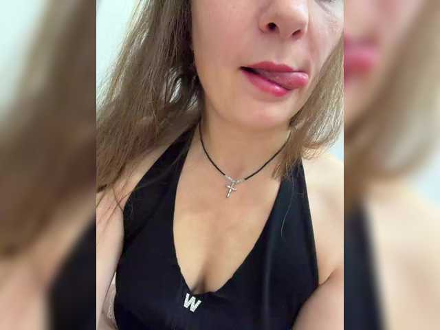 CreamRaspberrya live cam on BongaCams