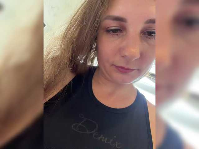 CreamRaspberrya live cam on BongaCams
