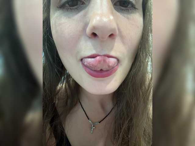 CreamRaspberrya live webcam show