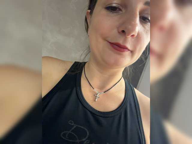 CreamRaspberrya live cam on BongaCams