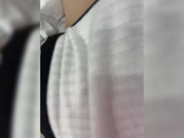 CreamRaspberrya live webcam show