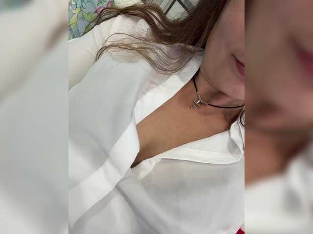 CreamRaspberrya live webcam show