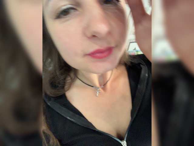 CreamRaspberrya live cam on BongaCams