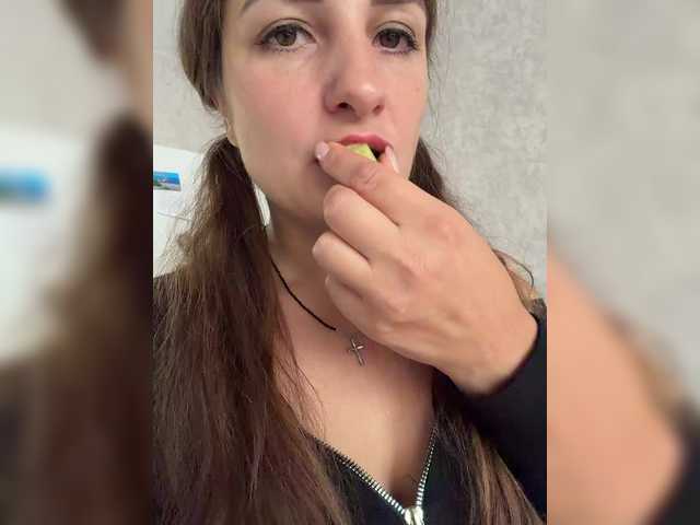 CreamRaspberrya live cam on BongaCams