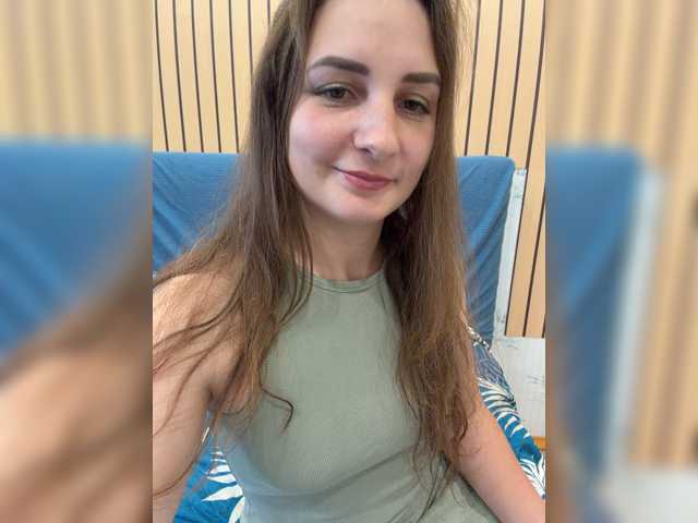 CreamRaspberrya live cam on BongaCams