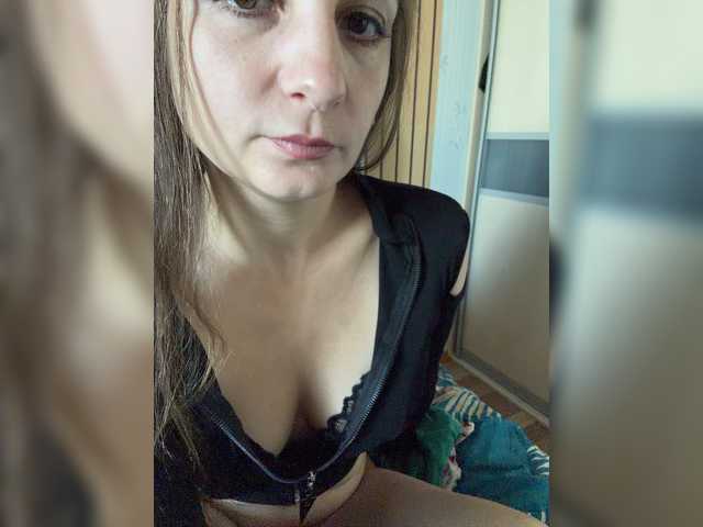 CreamRaspberrya live cam on BongaCams