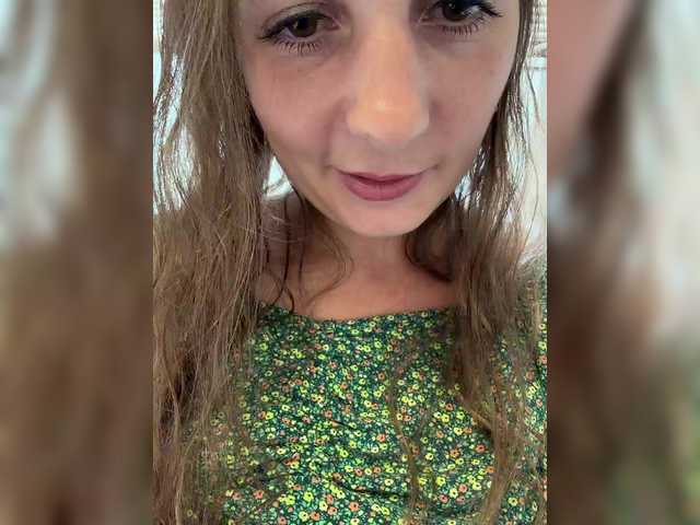 CreamRaspberrya live cam on BongaCams