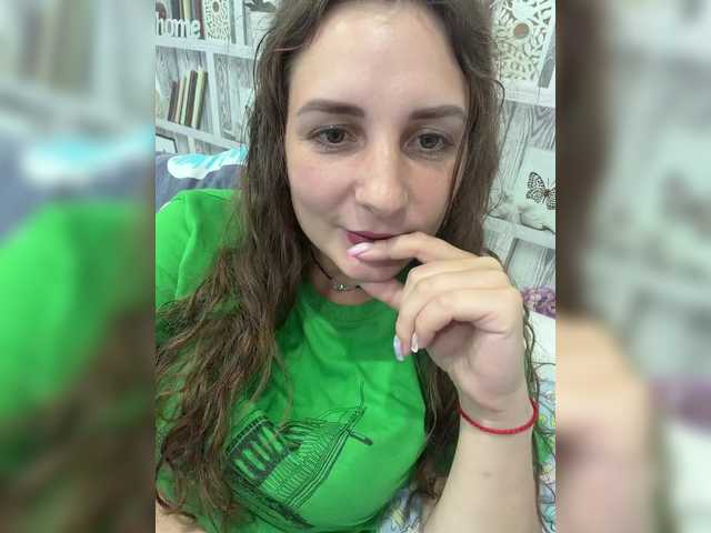 CreamRaspberrya live cam on BongaCams