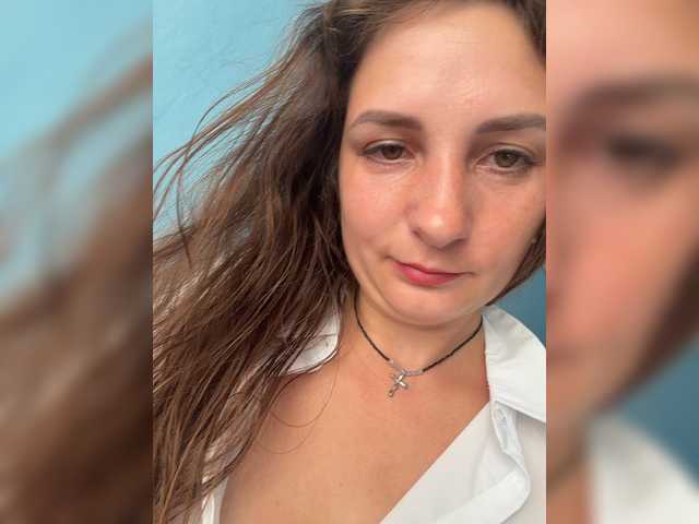 CreamRaspberrya live webcam show