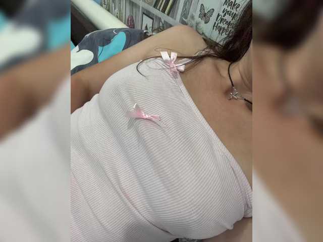 creamraspberrya live sex show