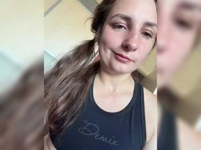 CreamRaspberrya live cam on BongaCams
