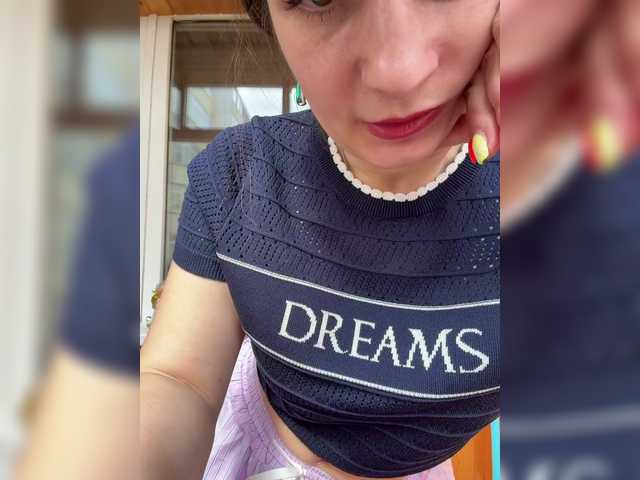 CreamRaspberrya