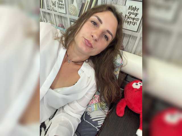 CreamRaspberrya live webcam show