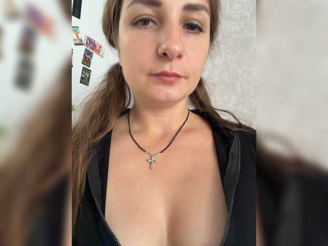 CreamRaspberrya