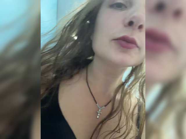 CreamRaspberrya live webcam show
