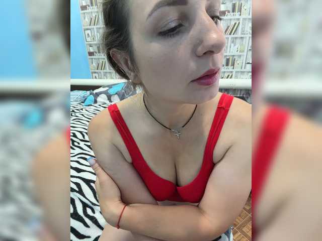 CreamRaspberrya live cam on BongaCams