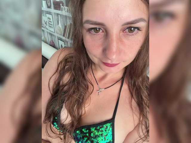CreamRaspberrya live webcam show