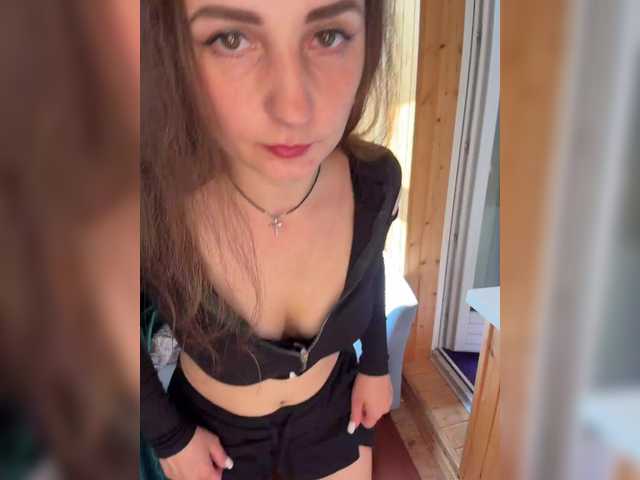 CreamRaspberrya live cam on BongaCams