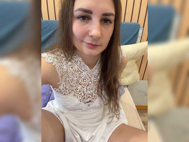 CreamRaspberrya, en vivo ahora en BongaCams