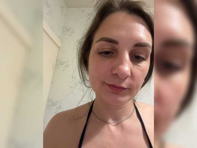 CreamRaspberrya Live Cam on BongaCams