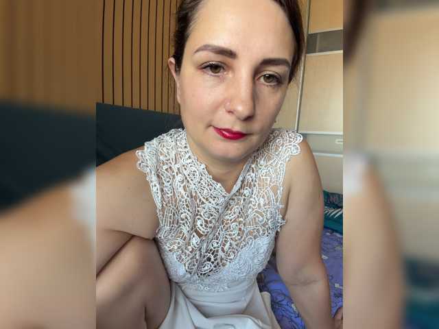 CreamRaspberrya, en directo ahora en BongaCams