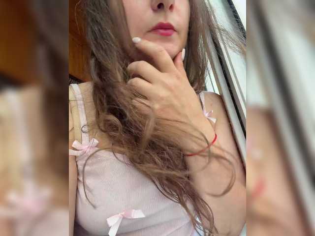 CreamRaspberrya