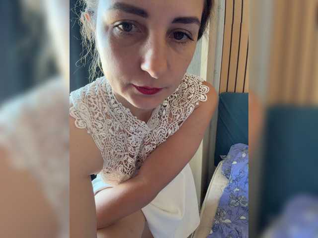 CreamRaspberrya, live now on BongaCams