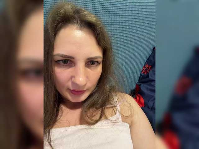 CreamRaspberrya live cam on BongaCams