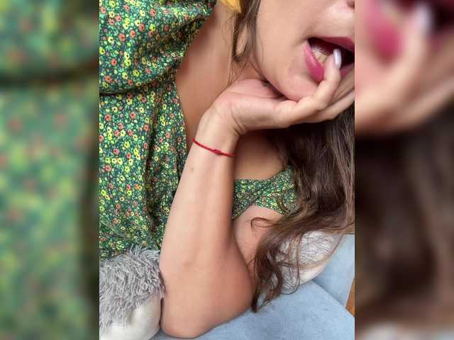 CreamRaspberrya live cam on BongaCams