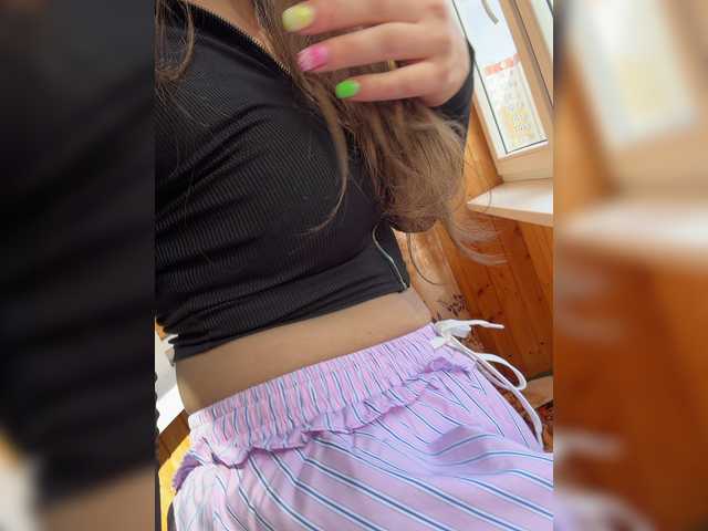 CreamRaspberrya