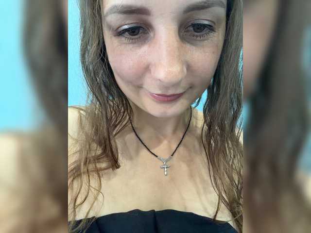 CreamRaspberrya live webcam show