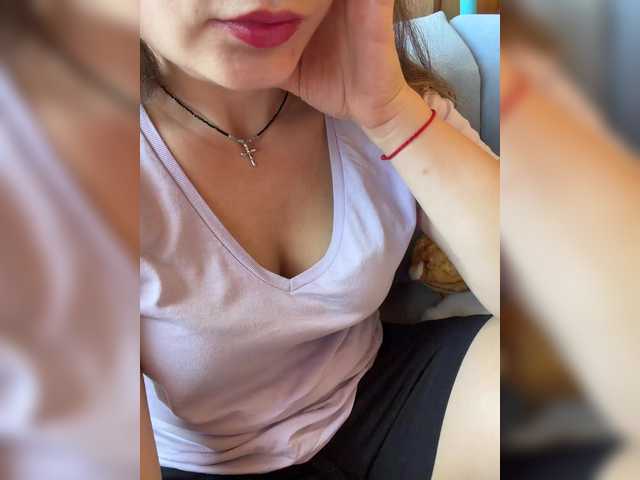 CreamRaspberrya live cam on BongaCams
