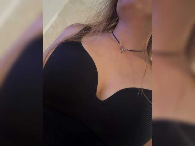 CreamRaspberrya live cam on BongaCams