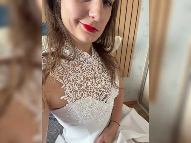 CreamRaspberrya, live now on BongaCams