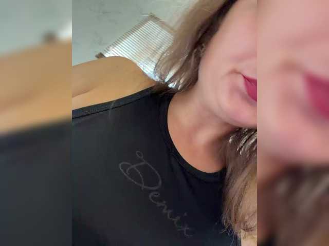 CreamRaspberrya live cam on BongaCams