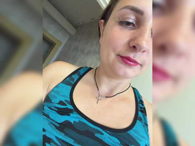 CreamRaspberrya live cam on BongaCams