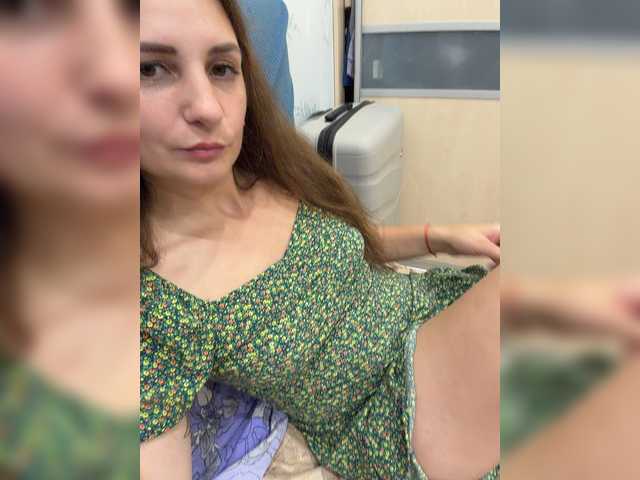 CreamRaspberrya live cam on BongaCams