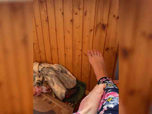 CreamRaspberrya Live Webcam on BongaCams