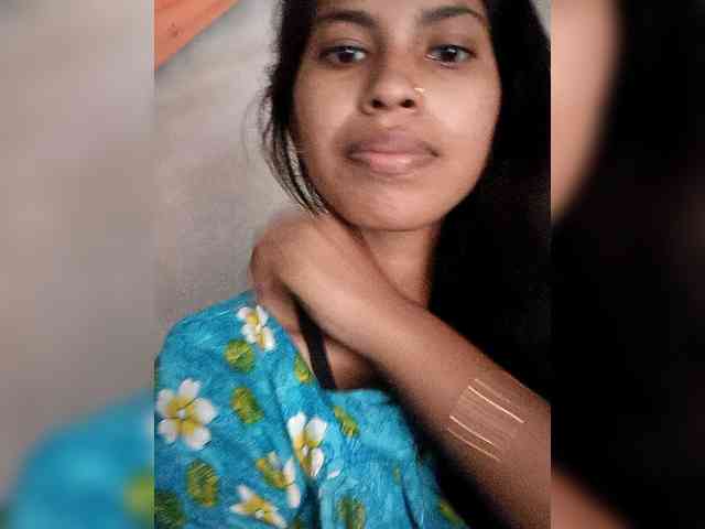 Sweet-Priya webcam