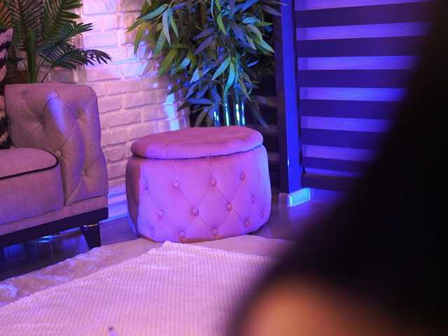 GallienneGolld live cam on BongaCams