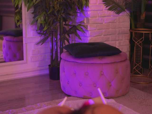 GallienneGolld live cam on BongaCams