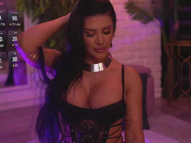 GallienneGolld live cam on BongaCams