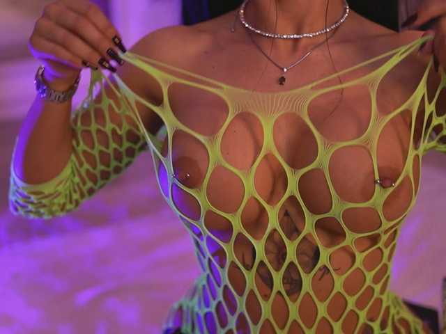 GallienneGolld live cam on BongaCams