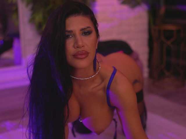 GallienneGolld live cam on BongaCams