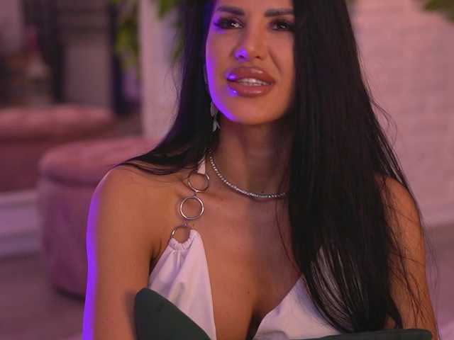 GallienneGolld live cam on BongaCams