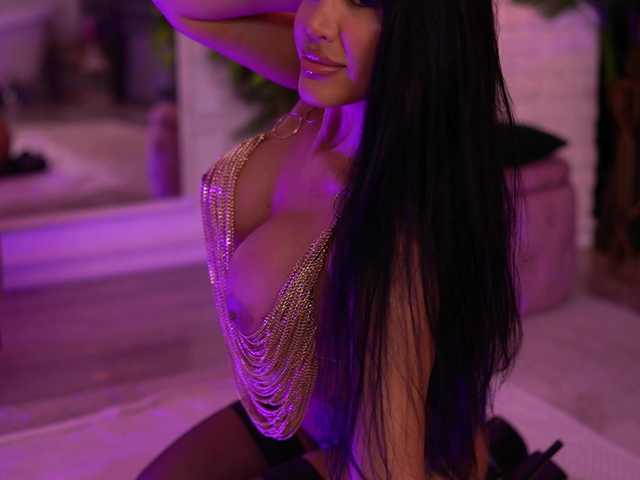 GallienneGolld live cam on BongaCams